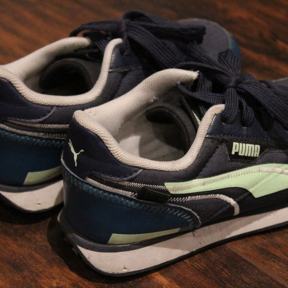 2/$25 🏷 Puma Navy Blue & Teal Tie Sneakers Size 1Y - Picture 3 of 4